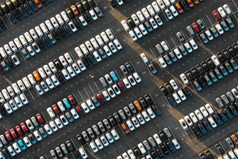 A parking lot full of vehicles